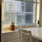 1br Cozy About 10 Min Walk To Center