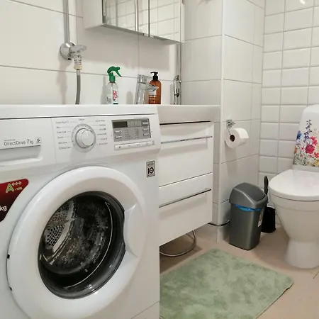 1br Cozy About 10 Min Walk To Center