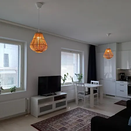 1br Cozy About 10 Min Walk To Center